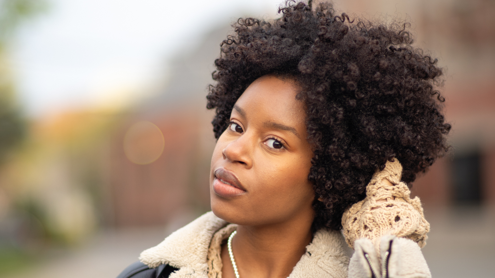 Winter-Proof Curls: Effortlessly Chic Styles for the Season