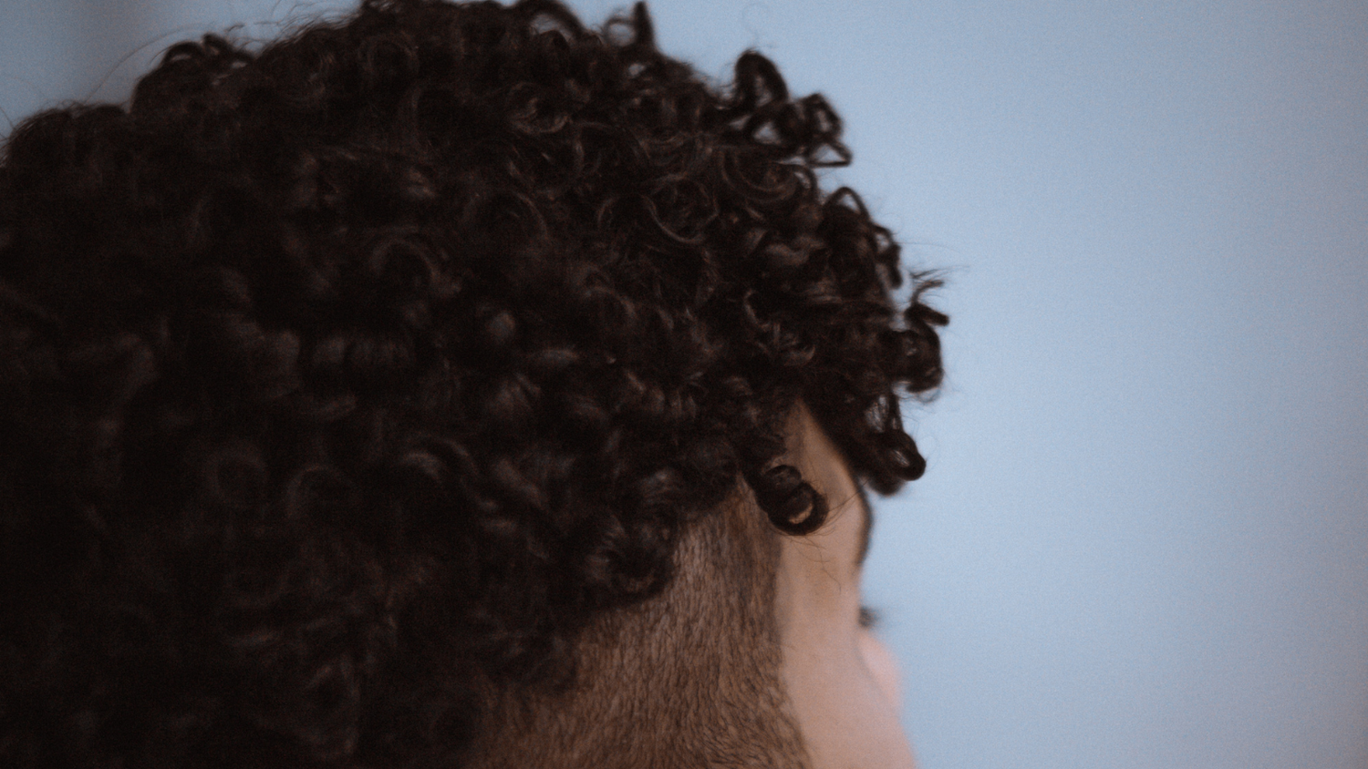 Frizz or Definition? How to Strike the Perfect Balance for Your Curls