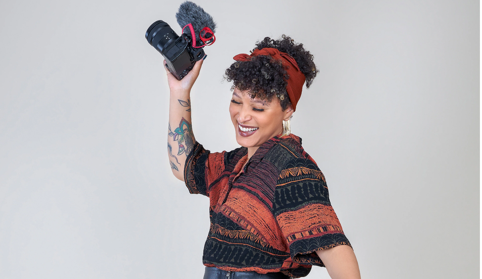Kel Tracey’s Real Talk on Curly Hair Struggles, Self-Love, and Finding the Right Product